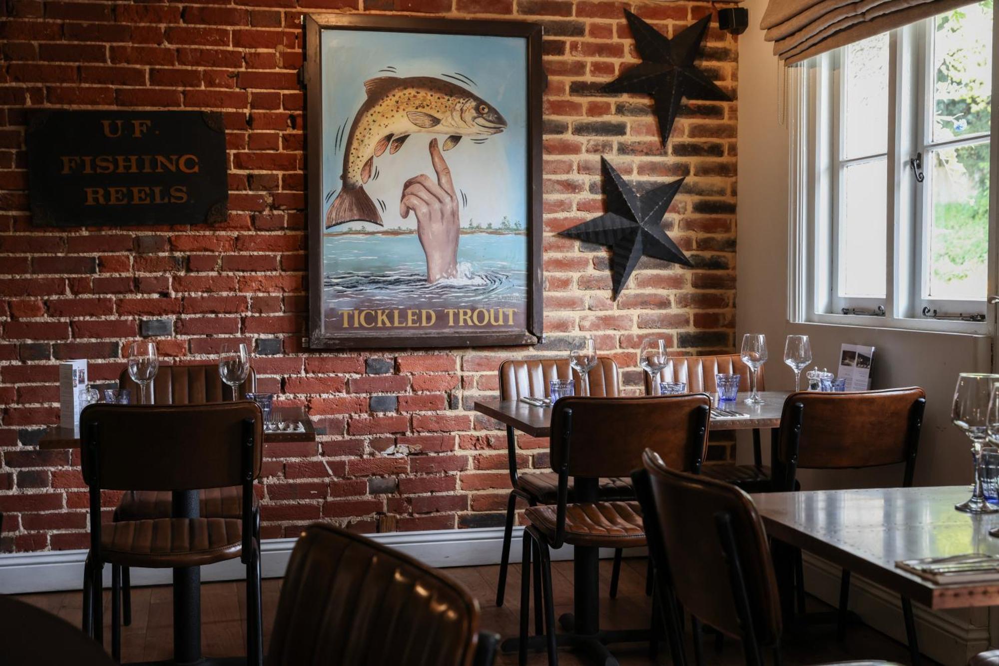 The Tickled Trout Hotel Maidstone Ngoại thất bức ảnh